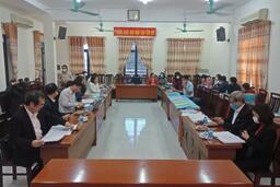 Đoàn kiểm tra công nhận đạt chuẩn PCGD-XMC tỉnh Hưng Yên làm việc tại huyện Yên Mỹ
